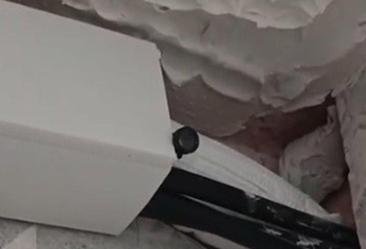Kilo verme merkezinin duşunda gizli kamera bulundu