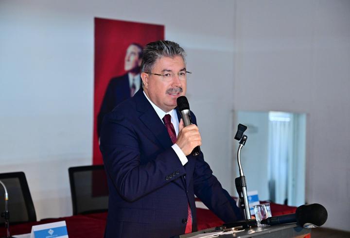 Eskişehir Valisi Yılmaz, "Yazar Okumaları-Cengiz Dağcı Okumaları" programının açılışına katıldı