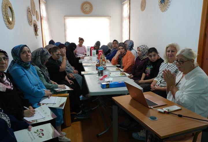 Çubuk’ta kadınlara sirke yapımı ve markalaşma eğitimi verildi