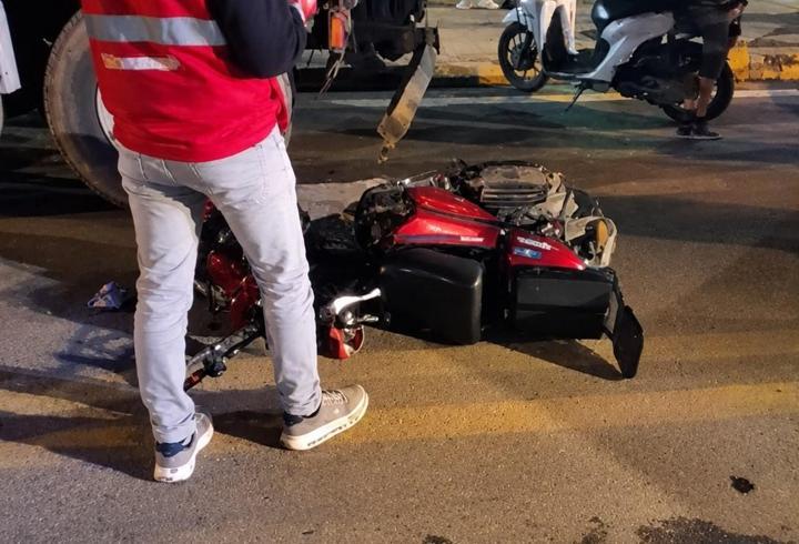 Park halindeki TIR'a çarpan motosikletin sürücüsü ağır yaralandı