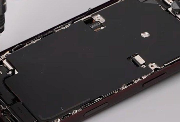 iPhone 18 Pro’nun içini açtılar