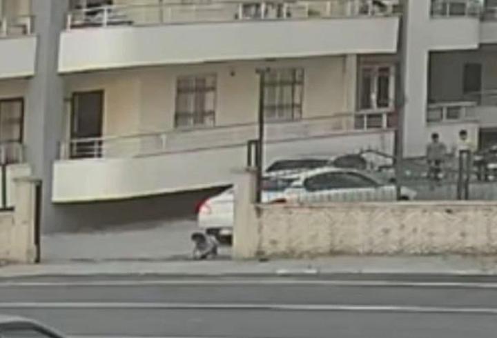 Sürücüsünün geri manevra yaptığı otomobilin altında kalan çocuk ağır yaralandı