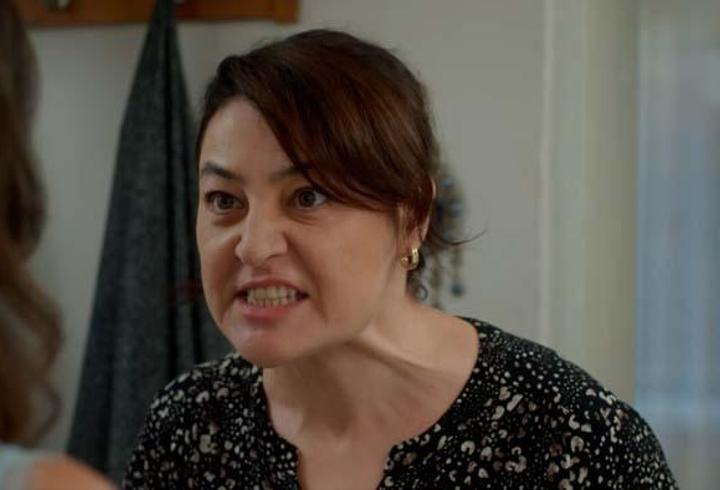 Nimet'ten Simay'a Sert Sözler: "Seni de Söküp Atmasını Bilirim"