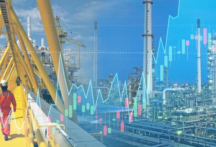 Hürmüz'de gemi vuruldu: Petrol yeniden yükseldi