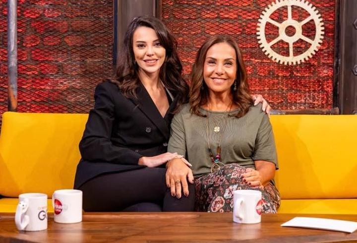 Tuvana Türkay ve Çiçek Dilligil 'Smart Sahne'ye Konuk Oldu