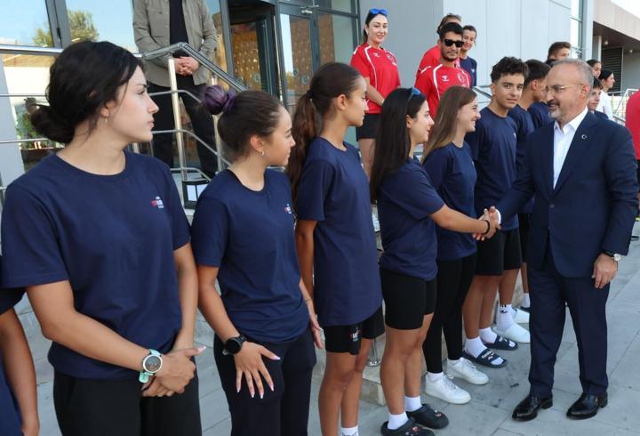 İçişleri Bakan Yardımcısı Turan, Çanakkale'de milli sporcularla buluştu