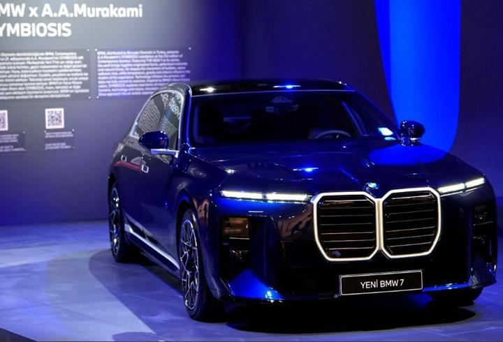 Yeni BMW 7 Serisi Sanatseverlerle Buluşuyor