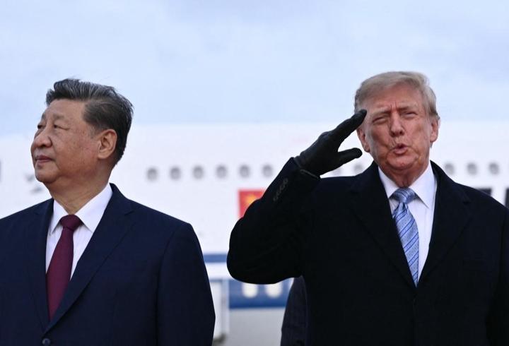 Trump'ın karşıladığı Şi'yi, ABD savaş uçakları alçak uçuşla selamladı