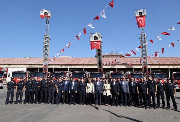 Antalya İtfaiyesi’nin yeni araçları sahada