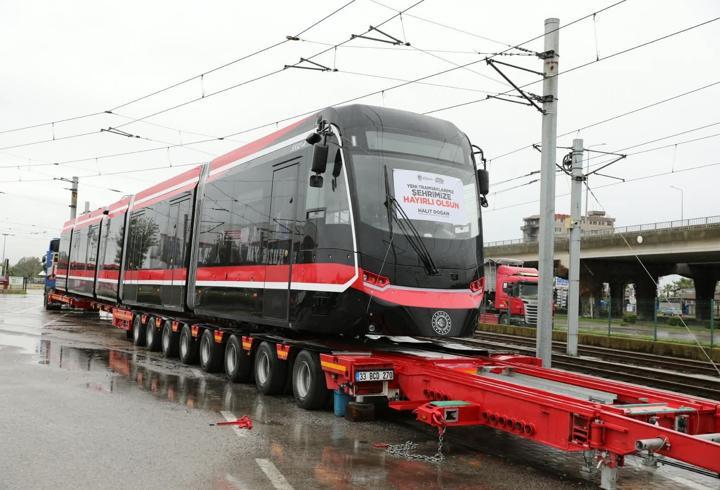 12 yeni tramvaydan üçüncüsü de Samsun’a geldi