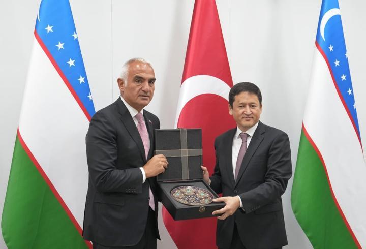 Bakan Ersoy, Özbekistan’ın bağımsızlığının 35. yıl dönümünde Taşkent’te