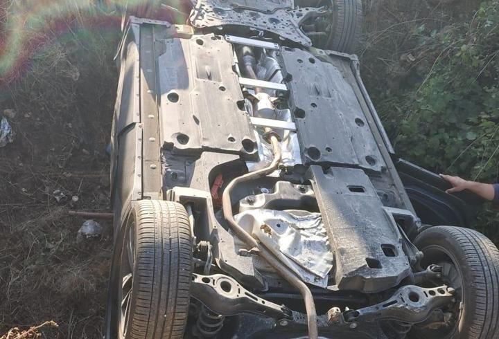 Bursa'da kontrolden çıkan otomobil dere yatağına düştü: 5 yaralı