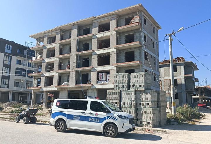Çatı ustası inşaatta fenalaşıp öldü