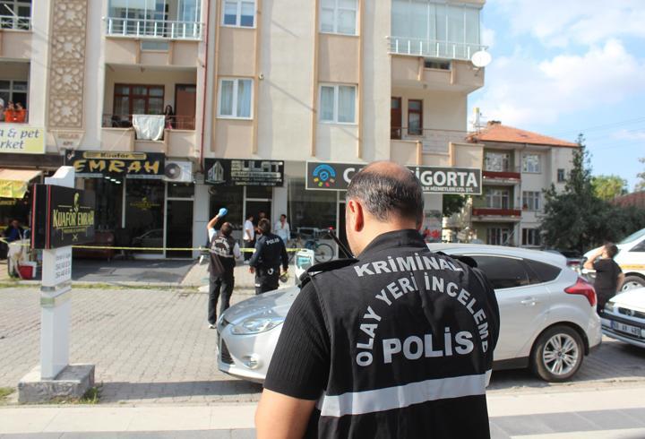 Çay içerken 5’inci kattan düşüp ağır yaralandı