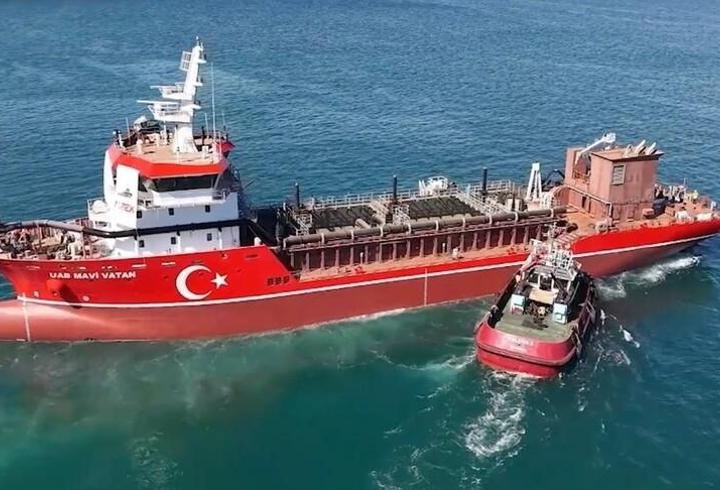 Yerli tasarımla inşa edilen UAB MAVİ VATAN suya indirildi