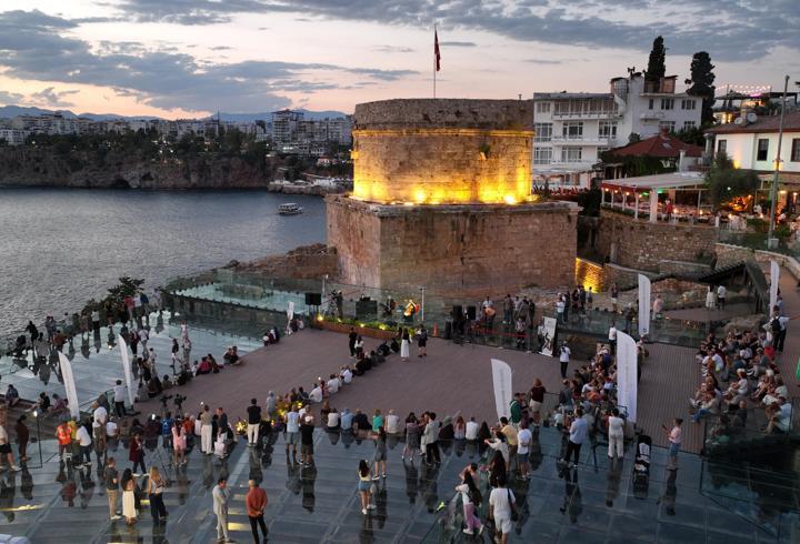 Hıdırlık Kulesi’nde Zefir Trio konseri