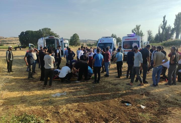 Diyarbakır’da devrilen otomobildeki 4’ü çocuk, 9 kişi yaralandı