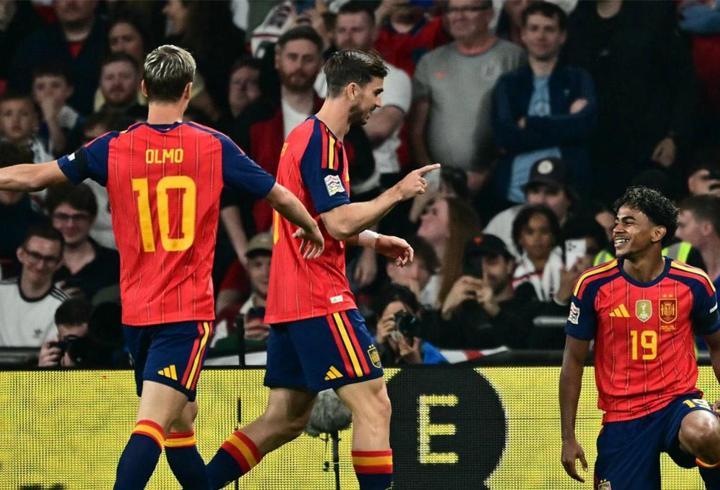 İspanya, İngiltere'yi 3-2 Mağlup Etti