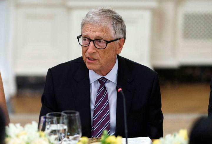 Bill Gates'ten yapay zeka uyarısı: Kötü ellerde felakete yol açabilir