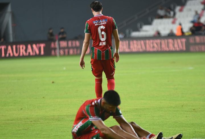 Karşıyaka futbolda dağıldı