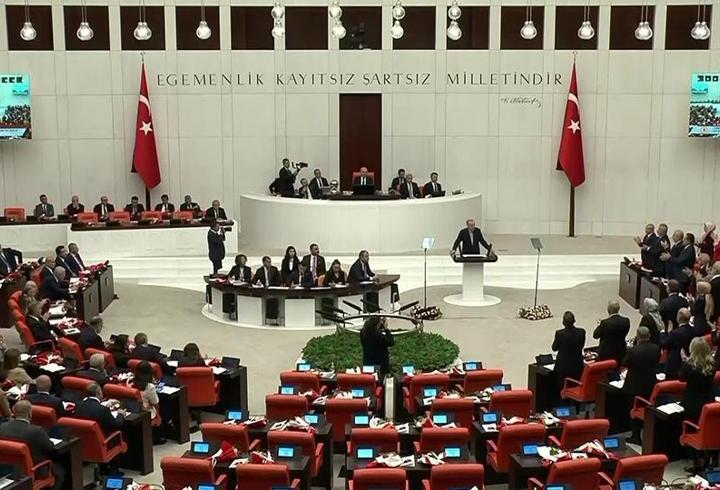Yeni yasama yılı perşembe günü başlıyor