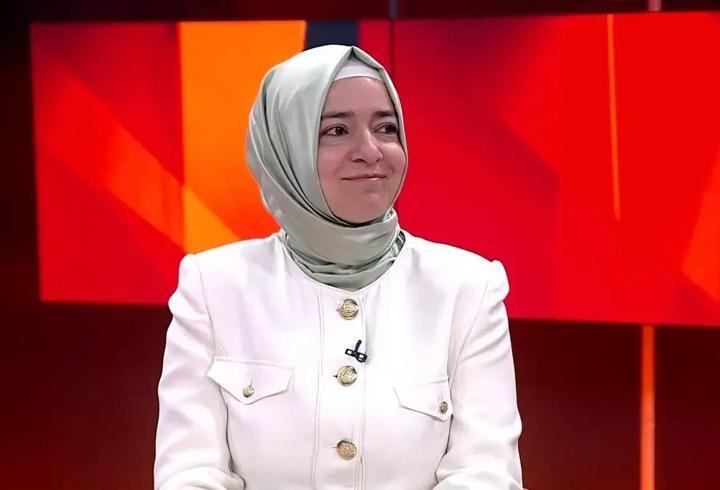 FATMA BETÜL SAYAN KAYA KİMDİR, KAÇ YAŞINDA, NERELİ? AK Parti'deki Görevlerinden Neden Ayrıldı? İşte Hayatı ve Siyasi Kariyeri