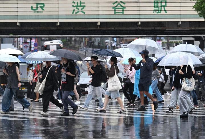 Tokyo'da 34 günlük aralıksız yağış rekoru