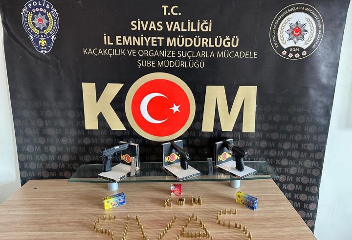 Sivas merkezli 4 ilde silah kaçakçılığı operasyonu: 2 tutuklama