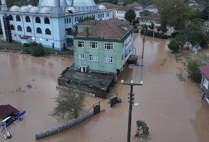 Sakarya'yı sel aldı! Eğitime 1 gün ara verildi