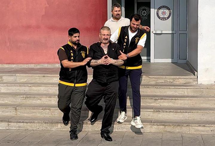 Cinayetten aranırken fenomen olmaya çalışmış