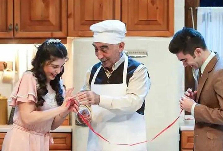 Şener Şen, 'Zengin Mutfağı' oyunu ile KKTC'de sahne aldı