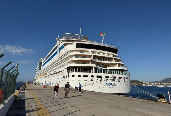 Bodrum’a deniz yoluyla 2 bin 243 turist geldi