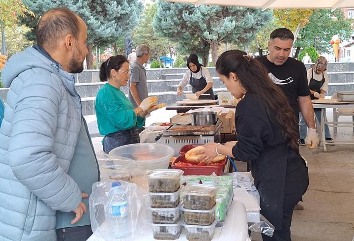 Beypazarı'nda Gazze yararına kermes düzenlendi