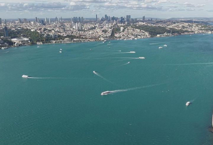 Yağışın ardından turkuaz renge bürünen İstanbul Boğazı havadan görüntülendi