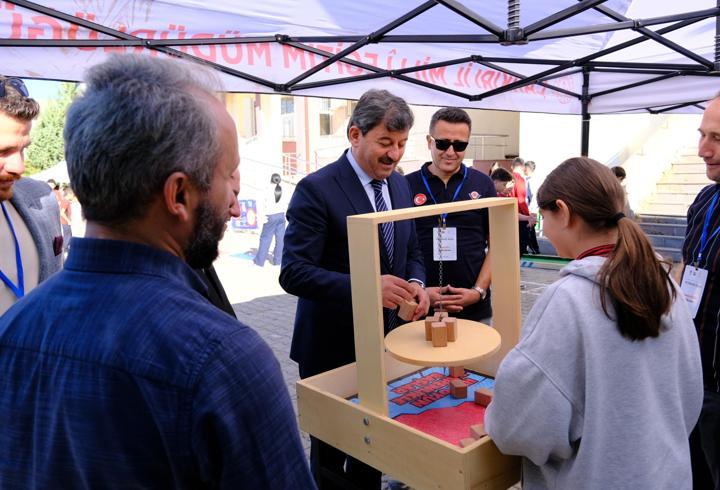 Çankırı'da köy okullarının öğrencileri için "Heybemde Bilim" projesi başlatıldı