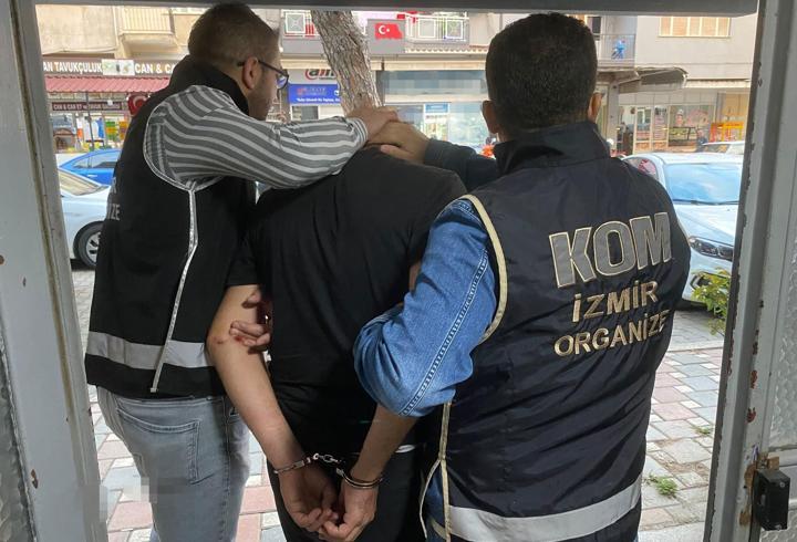 İzmir'de 19 yıl 9 ay hapis cezası bulunan firari yakalandı
