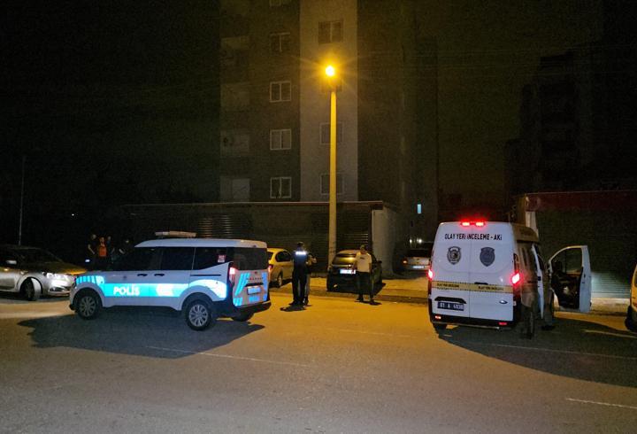 Sevgilisinin eski kocasından kaçmak isterken 3'üncü kattan düşüp, yaşamını yitirdi