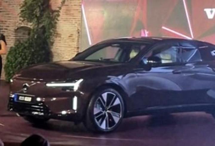 VolvoCars'tan elektrikli sedan ES90 sürprizi