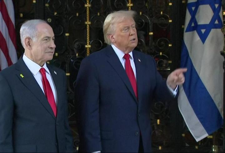 Ehud Barak'tan Netanyahu iddiası: "Seçimleri erteletecek bir savaşa hazırlanıyor"