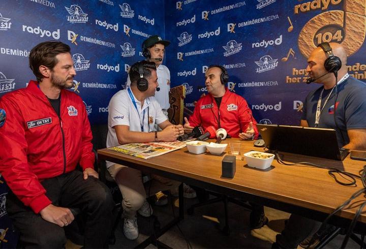 Bakan Kacır, Radyo D'de TEKNOFEST'i anlattı: Bütün bunlar bir çocuğun gözlerindeki parıltı için