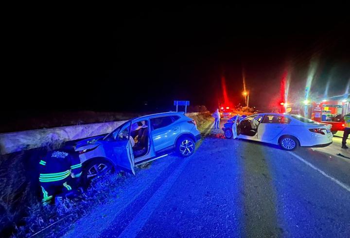 Edirne'de 2 otomobil çarpıştı; 5 yaralı