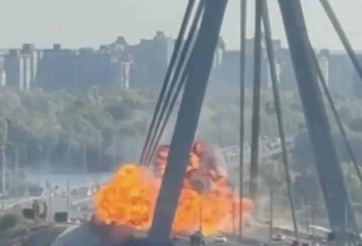 Rusya'dan Ukrayna'ya İHA saldırısı! Köprü ve 2 gemi vuruldu
