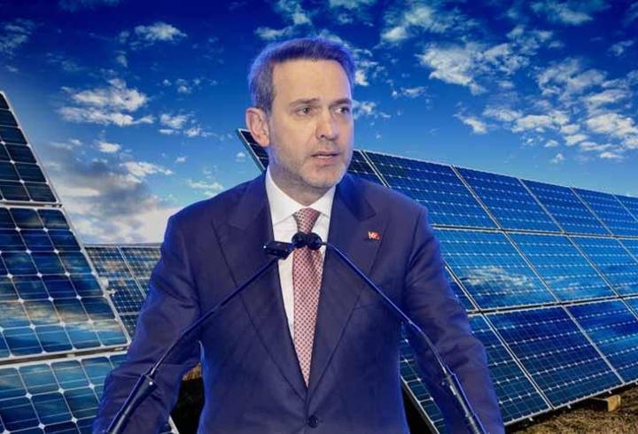 Bakan Bayraktar duyurdu! Güneş ve rüzgârdan elektrik üretiminde tarihi rekor