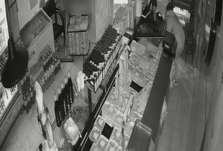 İş yerinden hırsızlık kamerada