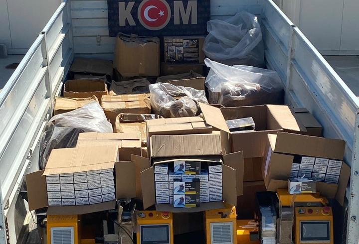 Aydın’da 138 bin 800 makaron ele geçirildi; 3 gözaltı
