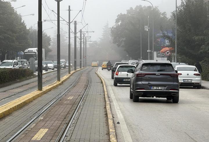 Eskişehir'de sis etkili oluyor