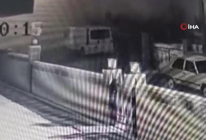 7 Katlı Binanın 3 Katı Böyle Çöktü!