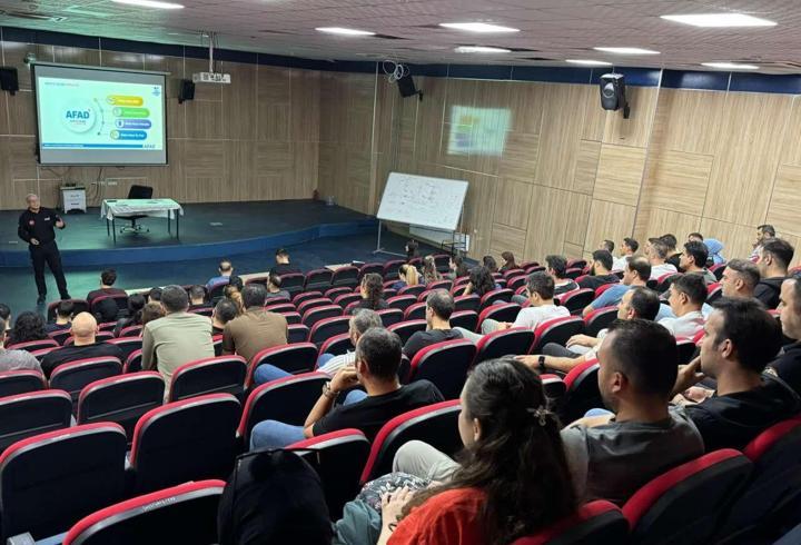 Cizre'de emniyet mensuplarına afet eğitimi verildi