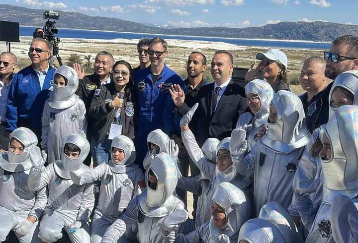Bakan Kacır, Türk ve yabancı astronotlar ile Salda Gölü’nde bilim merkezi açtı