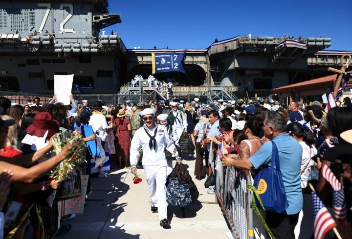 265 günlük rekor: USS Abraham Lincoln ABD'ye döndü